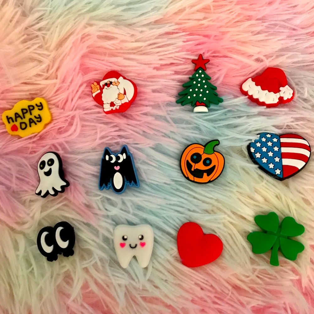 Shoe Charms Holidays x12 pieces NWOT!